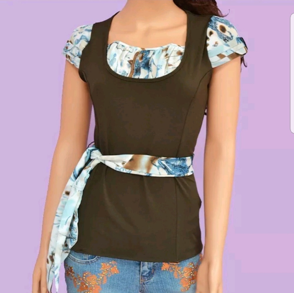 NWT! Size Small Pull Over Blouse Top Short Cap Sleeve Poly-Spandex